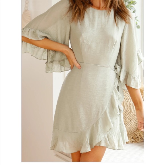 Billy J sage green mini dress NWT! Size 6 AUS - Picture 7 of 7